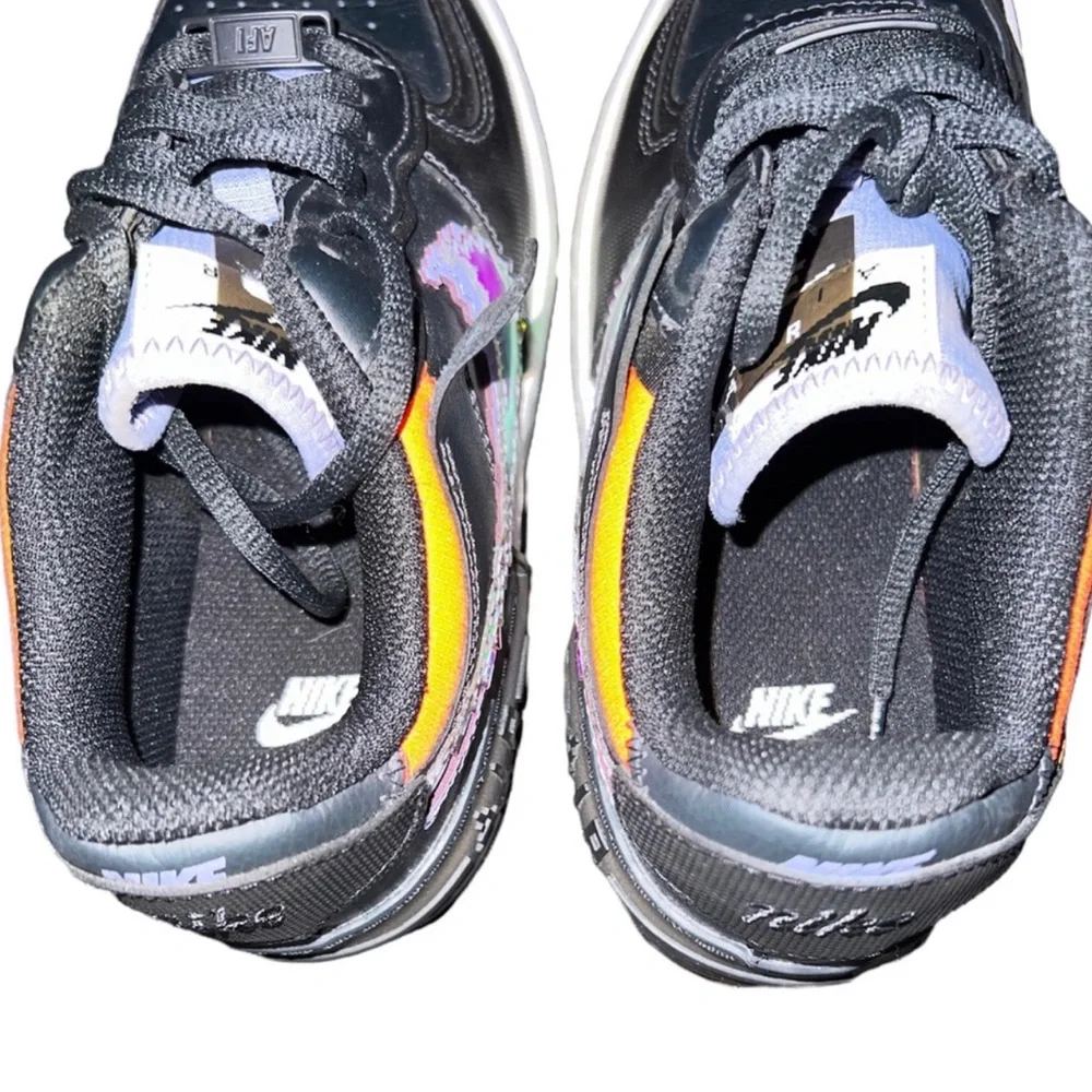 Size 6 - Nike Air Force 1 Shadow SE Pixel Swoosh - Off Noir 2021